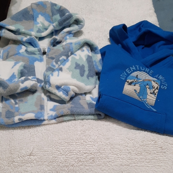 Blue Adventure Graphic Hoodie and Camouflage Zip-Up Bundle - Picture 1 of 8